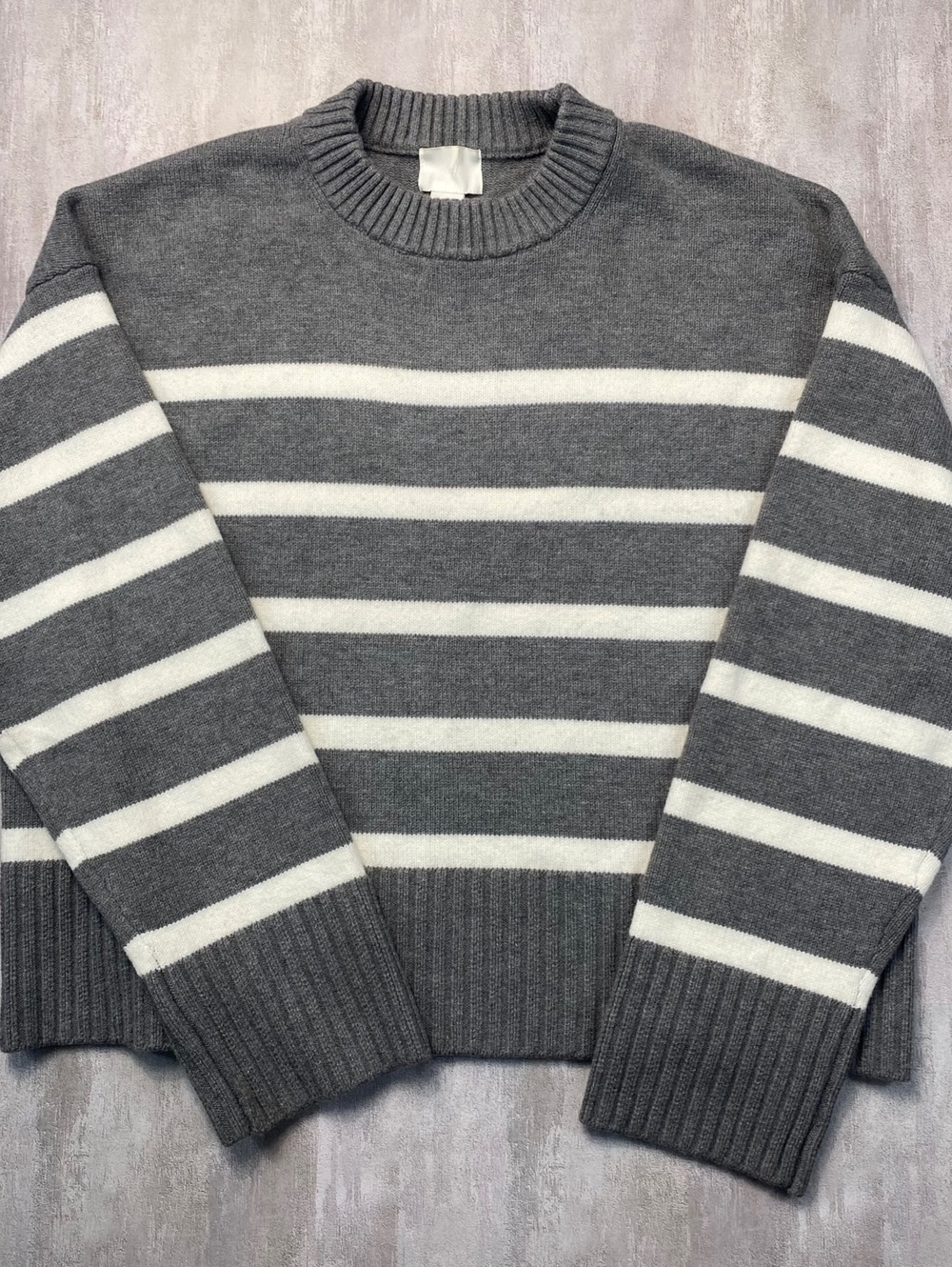 HM Striped Crewneck Knit Sweater Womens Medium Grey White Ribbed Hem Knitwear
